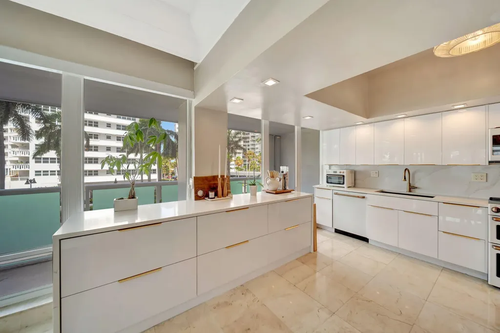 2100 S Ocean Lane Fort Lauderdale FL 33316
