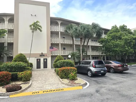 3205 Portofino Point Coconut Creek FL 33066