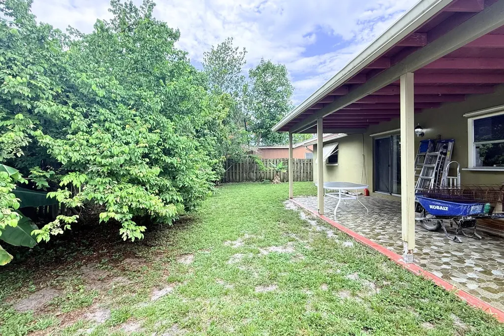 22652 SW 64th Way Boca Raton FL 33428