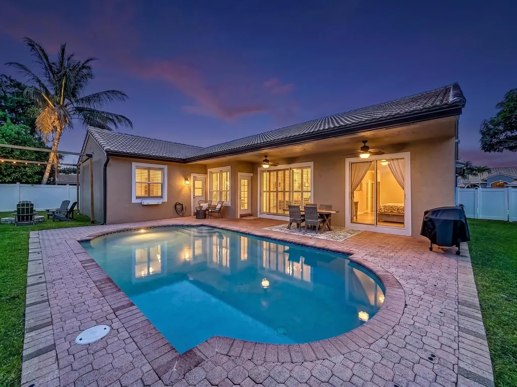 9419 Lake Serena Boca Raton FL 33496