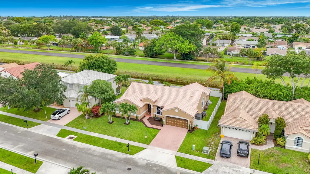 9419 Lake Serena Boca Raton FL 33496