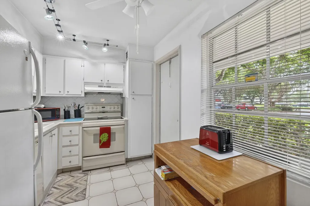 3000 S Course Drive Pompano Beach FL 33069