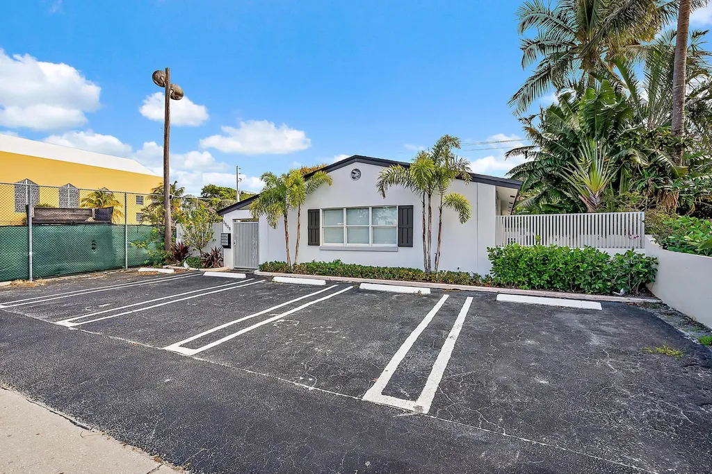 3808 Broadway West Palm Beach FL 33407
