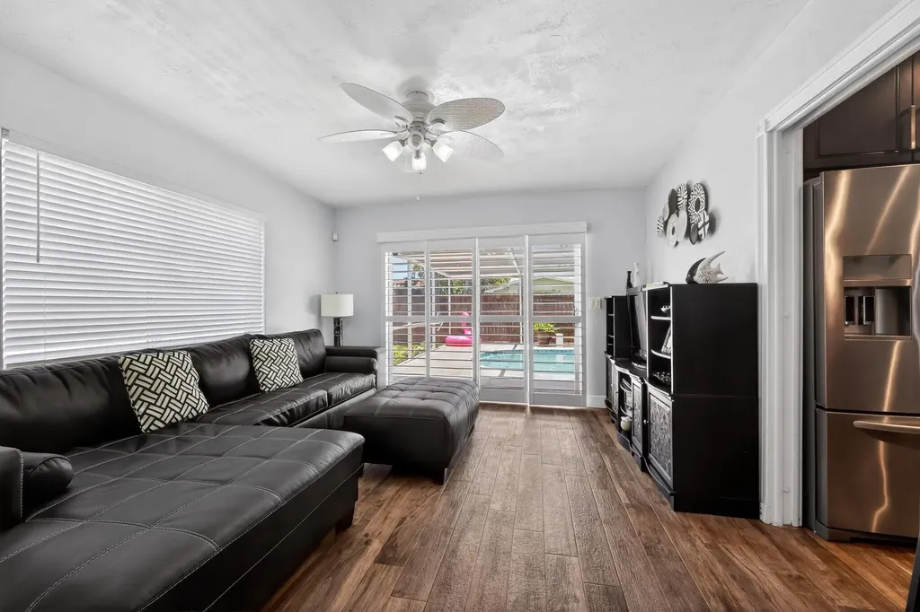 311 NW 93rd Terrace Pembroke Pines FL 33024
