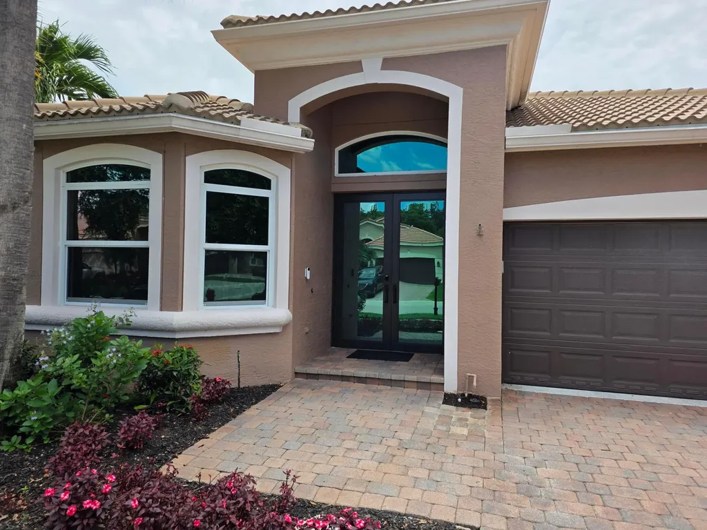 7120 Via Lake Worth FL 33467