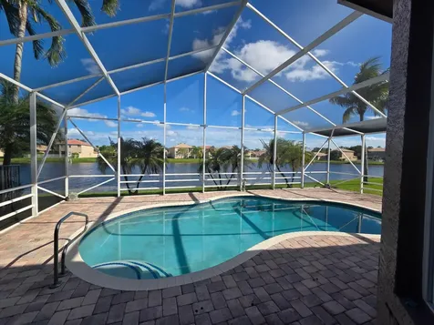 7120 Via Lake Worth FL 33467