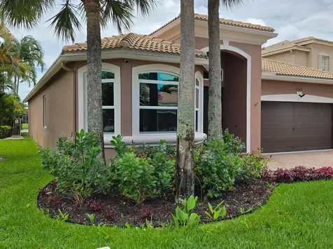 7120 Via Leonardo Lake Worth FL 33467