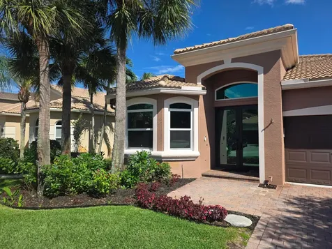 7120 Via Lake Worth FL 33467