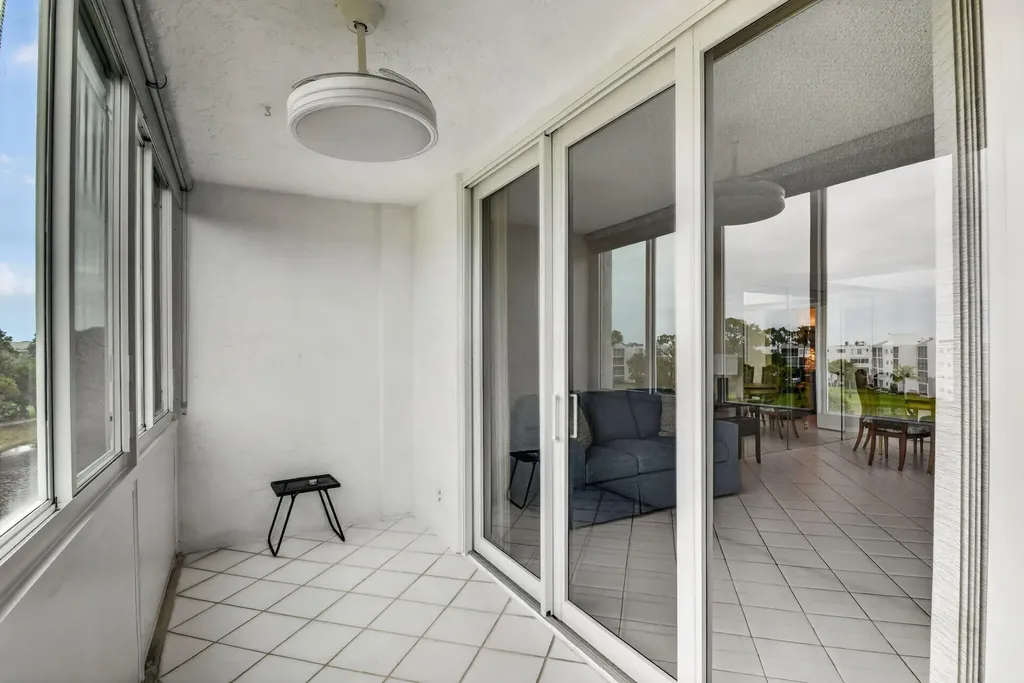 3425 Via Poinciana Lake Worth FL 33467