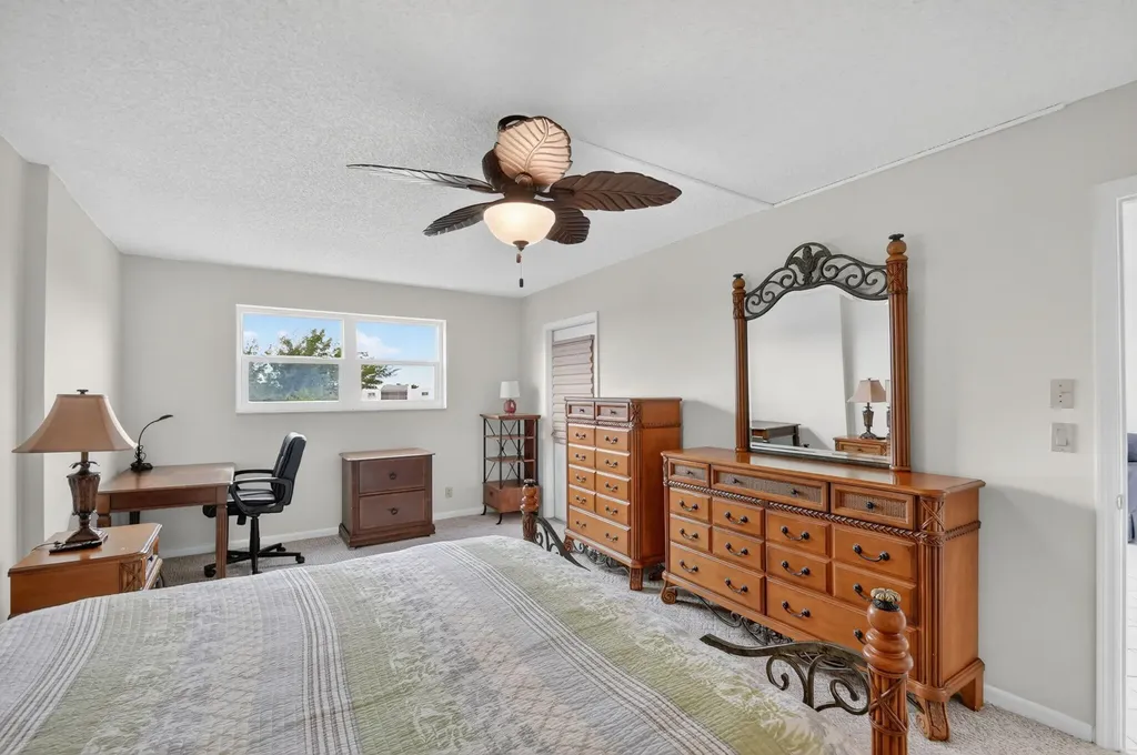 3425 Via Poinciana Lake Worth FL 33467