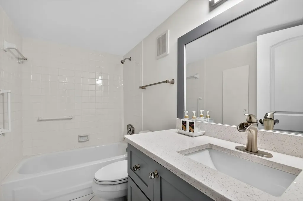 3425 Via Poinciana Lake Worth FL 33467