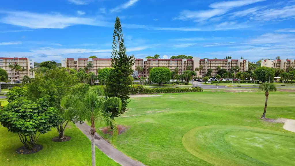 3425 Via Poinciana Lake Worth FL 33467