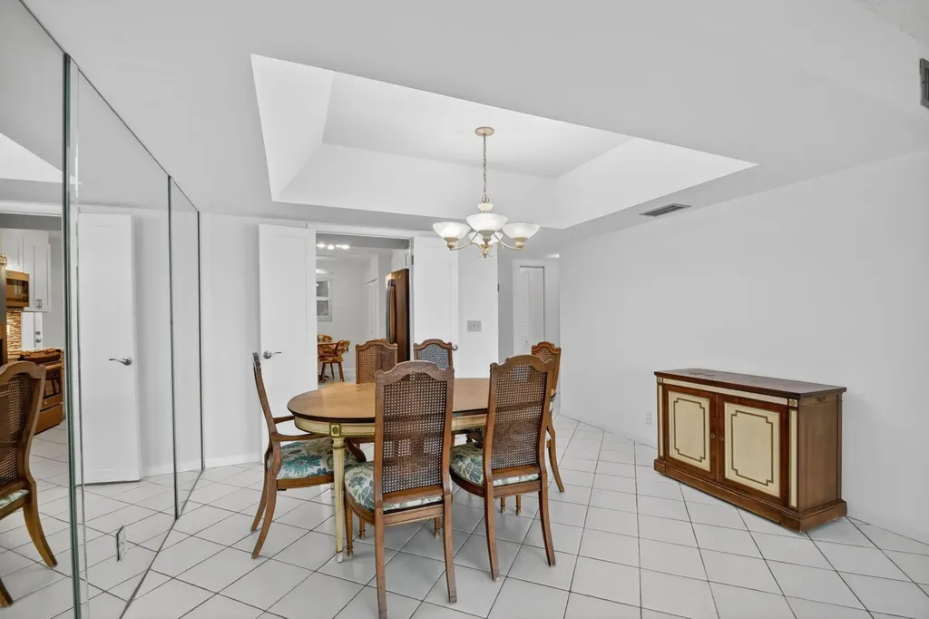 3425 Via Poinciana Lake Worth FL 33467
