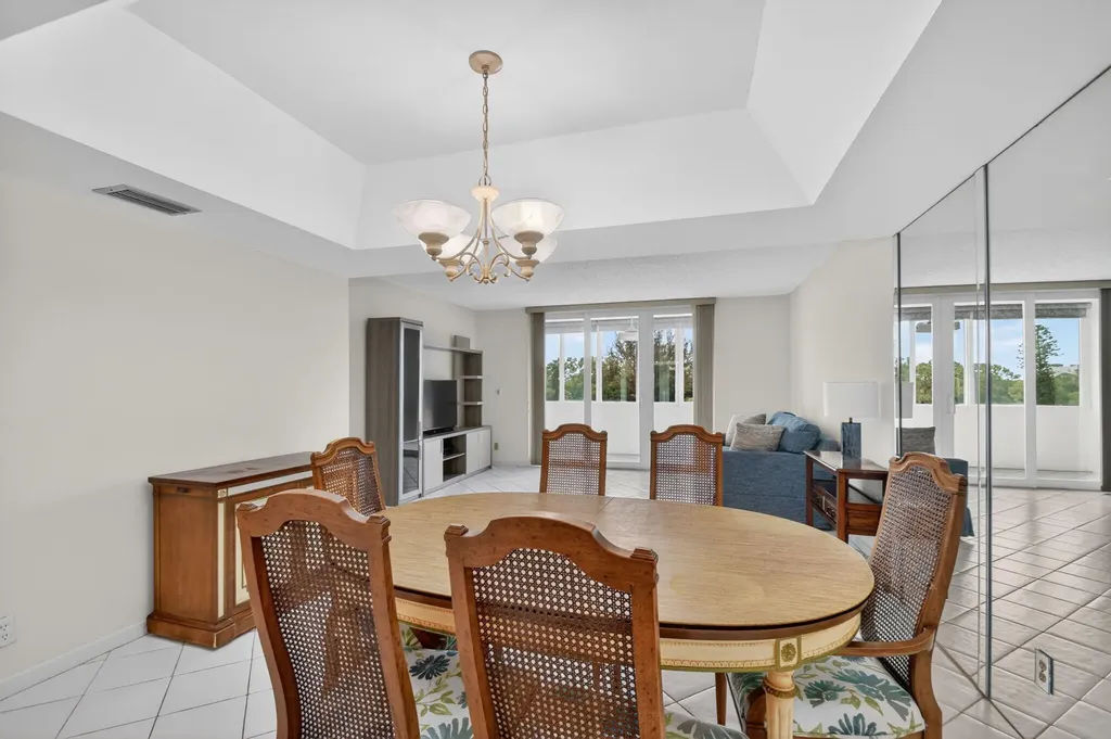 3425 Via Poinciana Lake Worth FL 33467