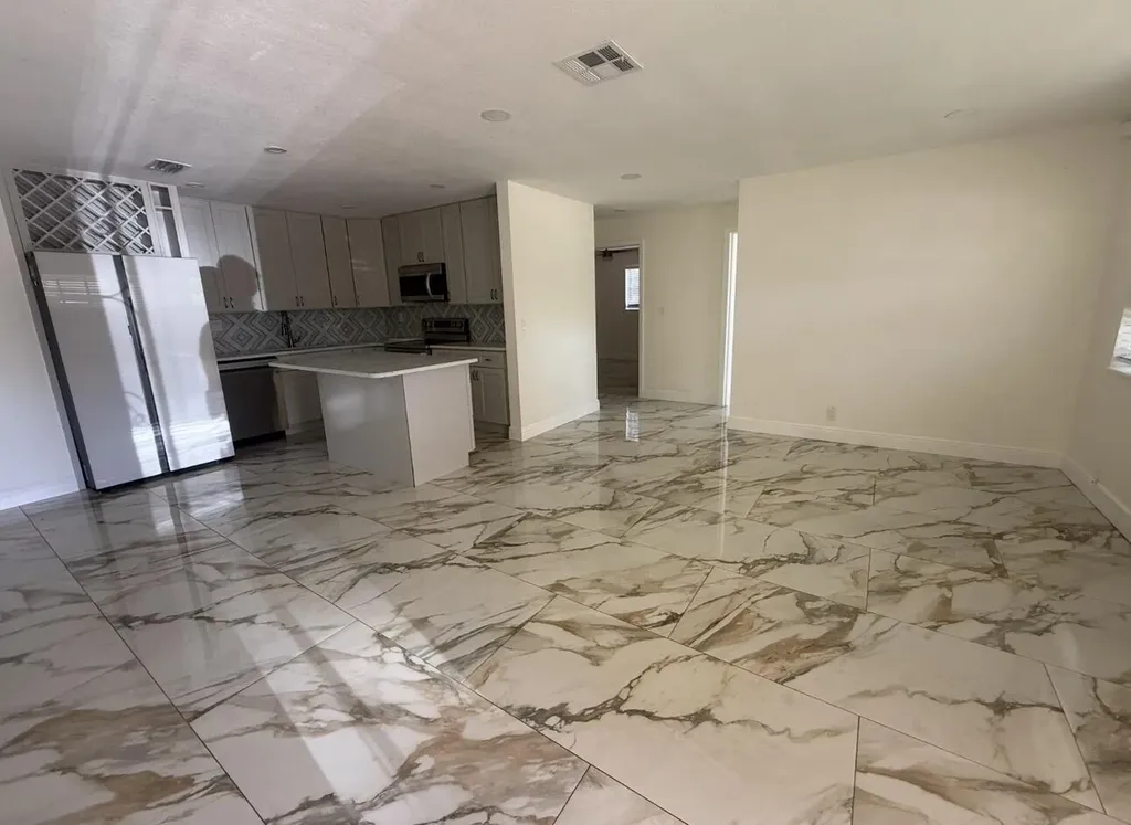 2122 NE 1st Court Boynton Beach FL 33435
