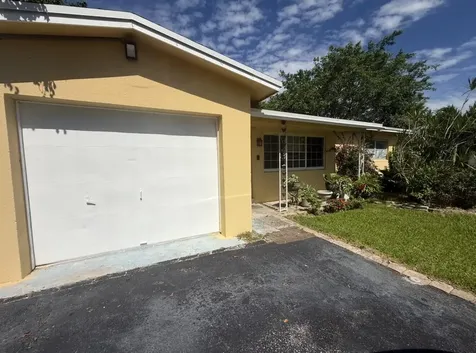 2122 NE 1st Court Boynton Beach FL 33435