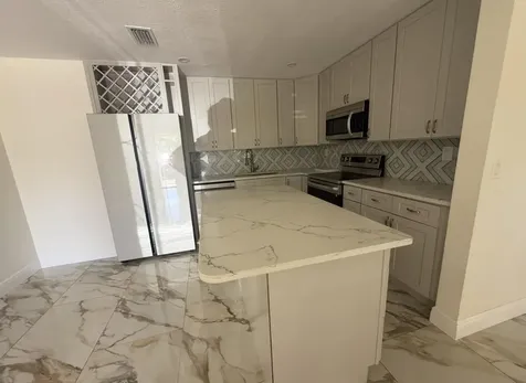 2122 NE 1st Court Boynton Beach FL 33435