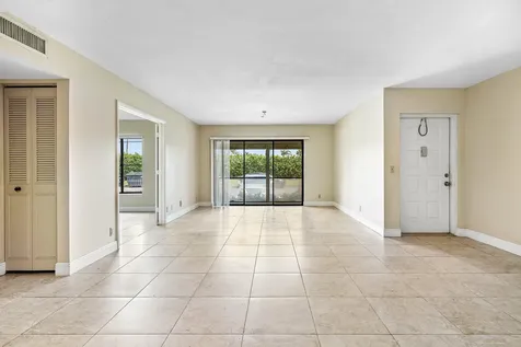 826 Sky Pine Way Greenacres FL 33415