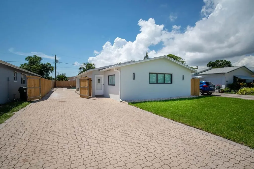 524 NW 53rd Street Boca Raton FL 33487