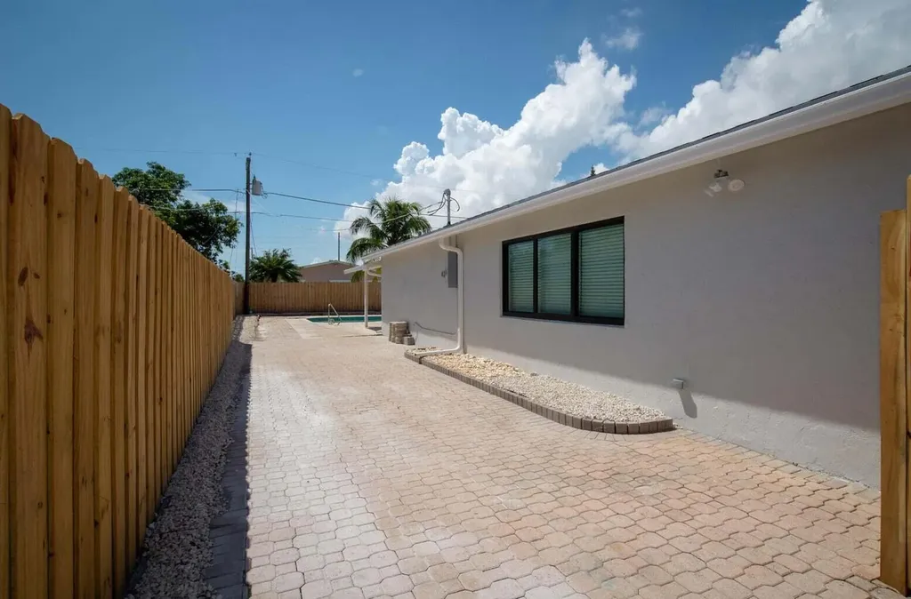 524 NW 53rd Street Boca Raton FL 33487