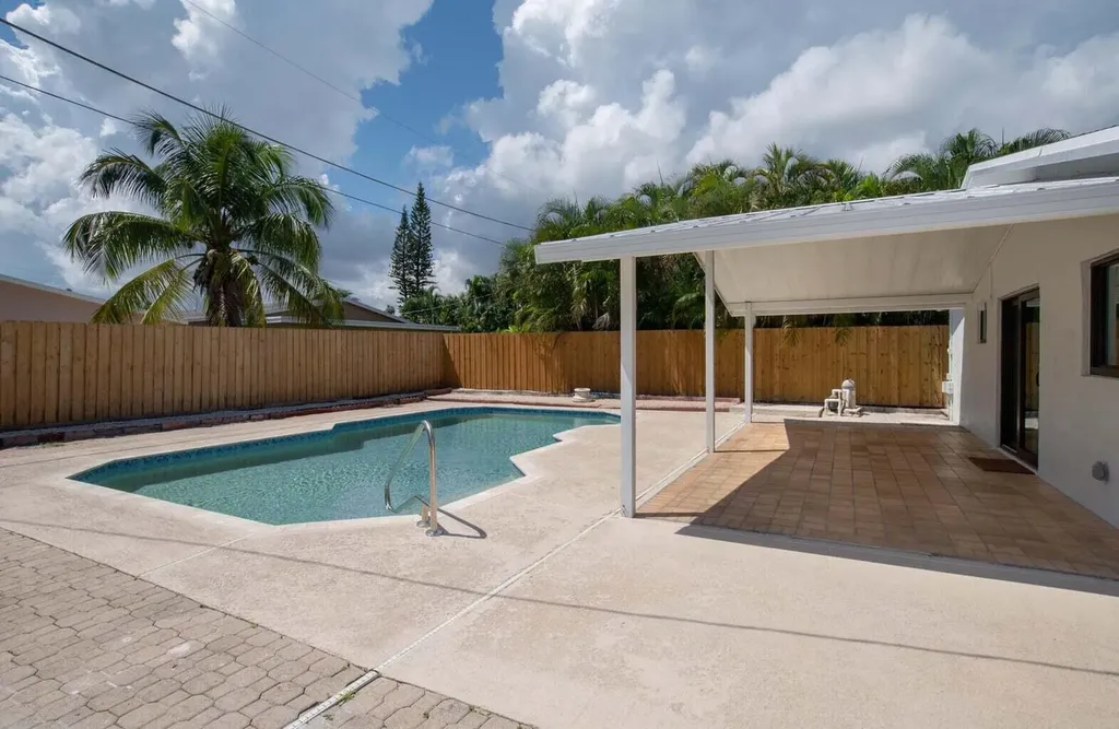 524 NW 53rd Street Boca Raton FL 33487