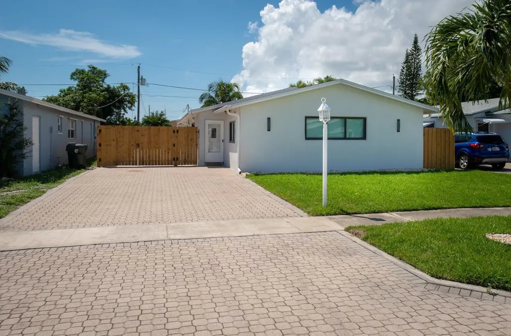 524 NW 53rd Street Boca Raton FL 33487