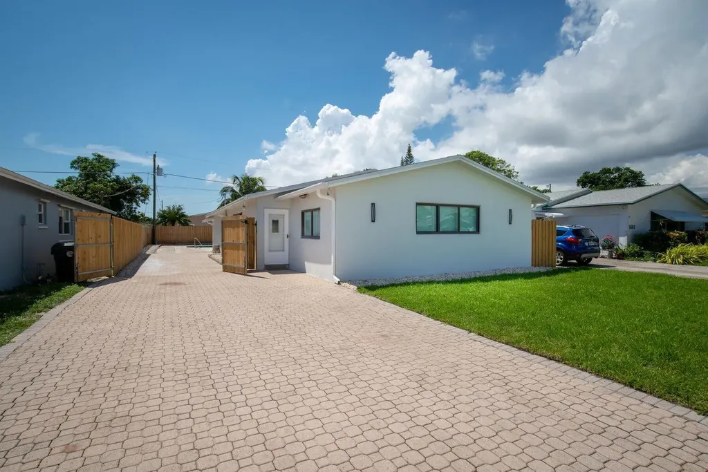 524 NW 53rd Street Boca Raton FL 33487