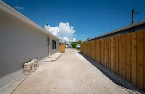 524 NW 53rd Street Boca Raton FL 33487