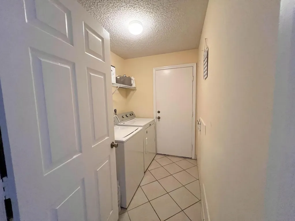 8229 White Rock Circle Boynton Beach FL 33436