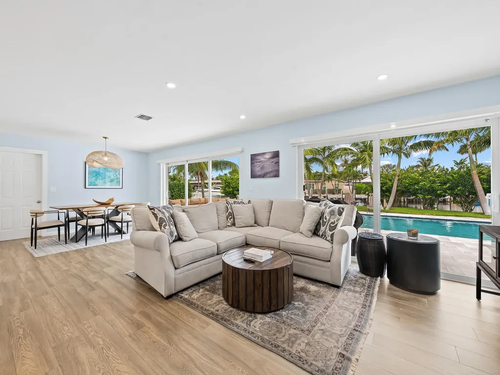2421 NE 50th Street Lighthouse Point FL 33064
