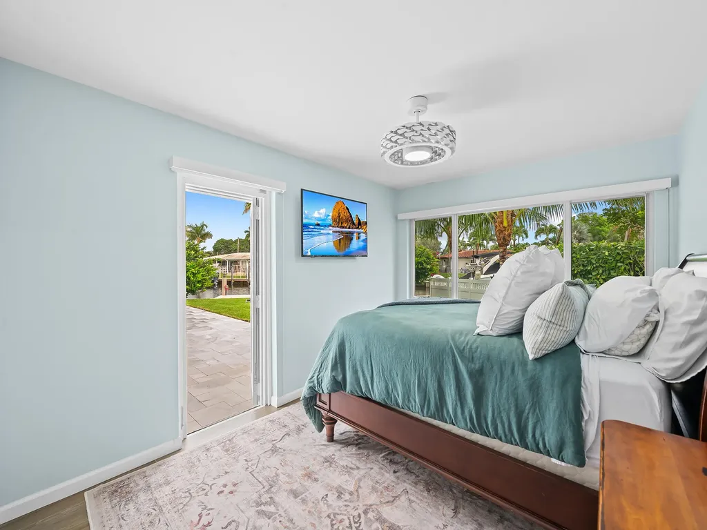 2421 NE 50th Street Lighthouse Point FL 33064