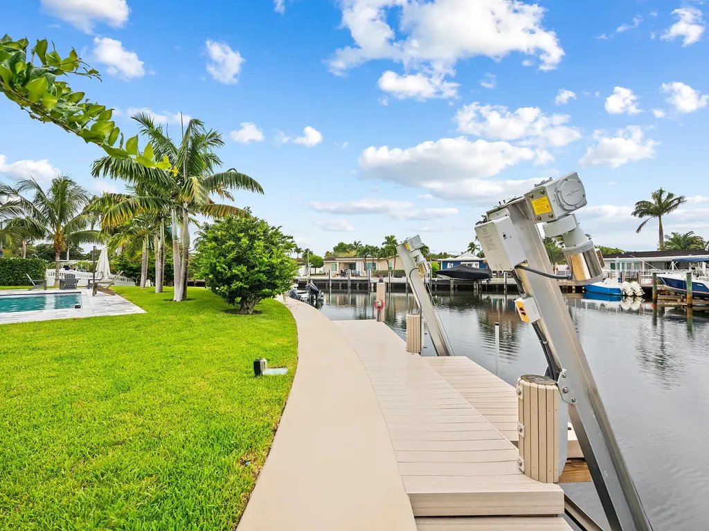 2421 NE 50th Street Lighthouse Point FL 33064