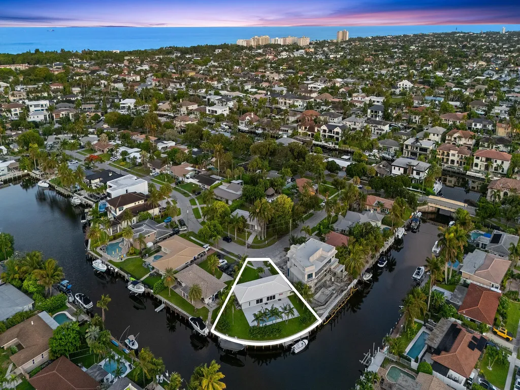 2421 NE 50th Street Lighthouse Point FL 33064