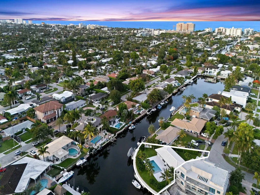 2421 NE 50th Street Lighthouse Point FL 33064