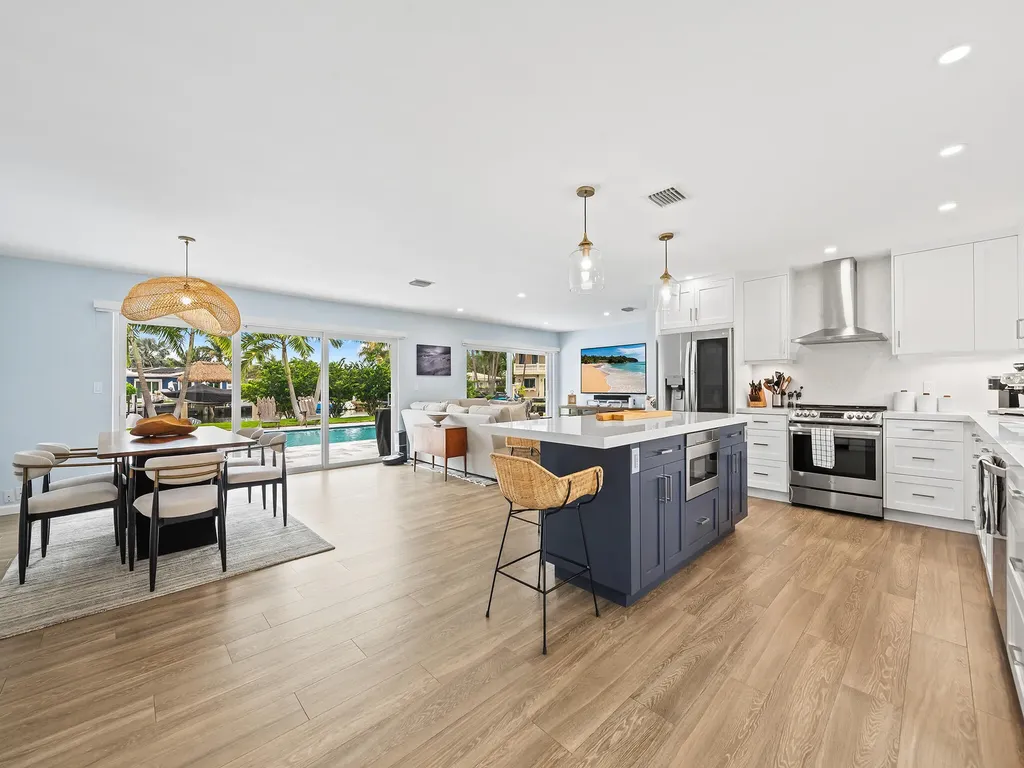 2421 NE 50th Street Lighthouse Point FL 33064