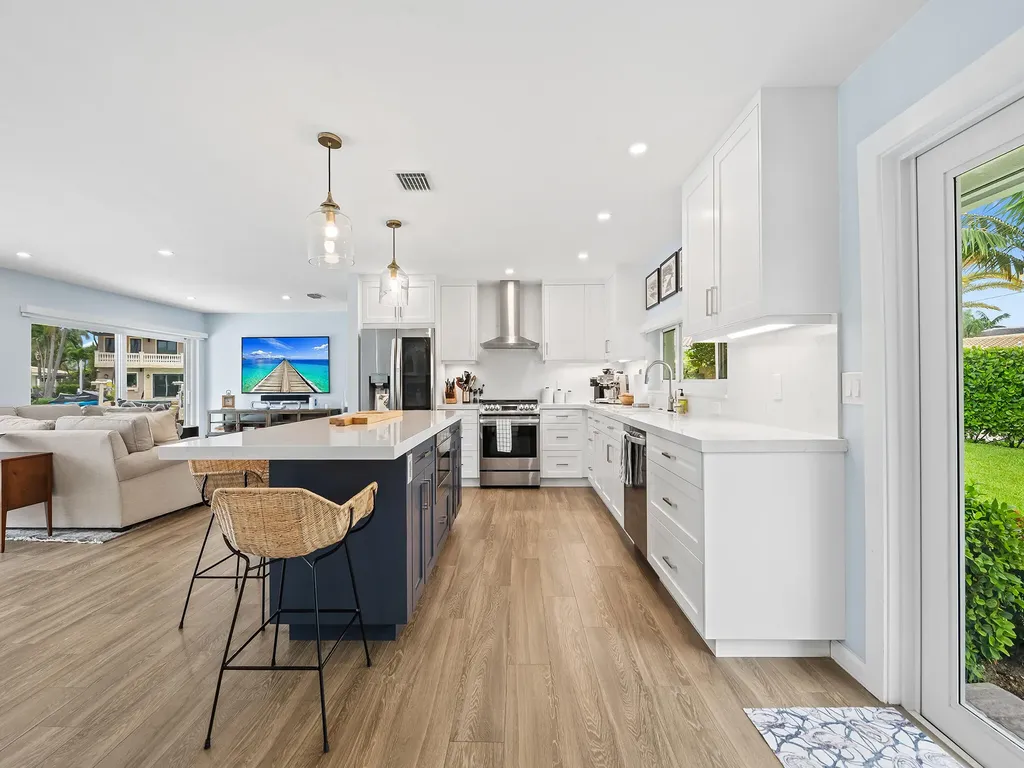 2421 NE 50th Street Lighthouse Point FL 33064