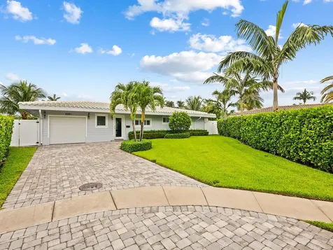 2421 NE 50th Street Lighthouse Point FL 33064