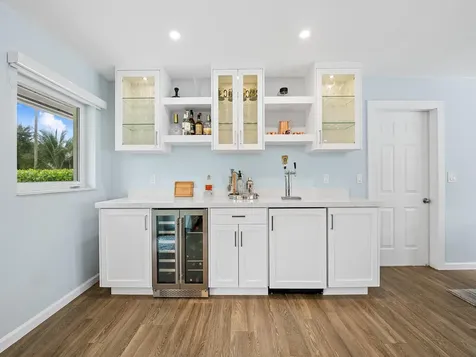 2421 NE 50th Street Lighthouse Point FL 33064