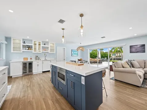 2421 NE 50th Street Lighthouse Point FL 33064
