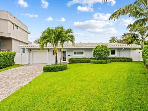 2421 NE 50th Street Lighthouse Point FL 33064
