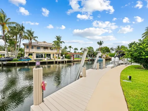 2421 NE 50th Street Lighthouse Point FL 33064
