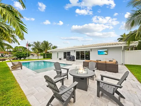 2421 NE 50th Street Lighthouse Point FL 33064