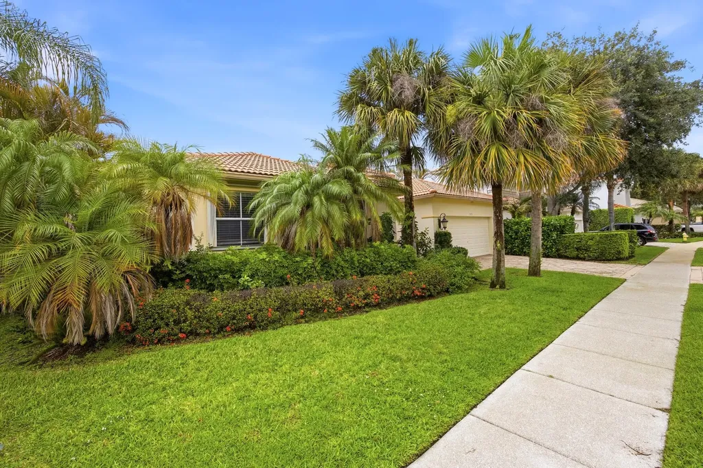 195 Sedona Way Palm Beach Gardens FL 33418