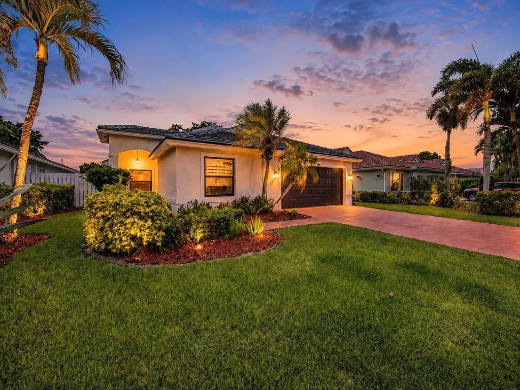 6244 Grand Cypress Circle Lake Worth FL 33463