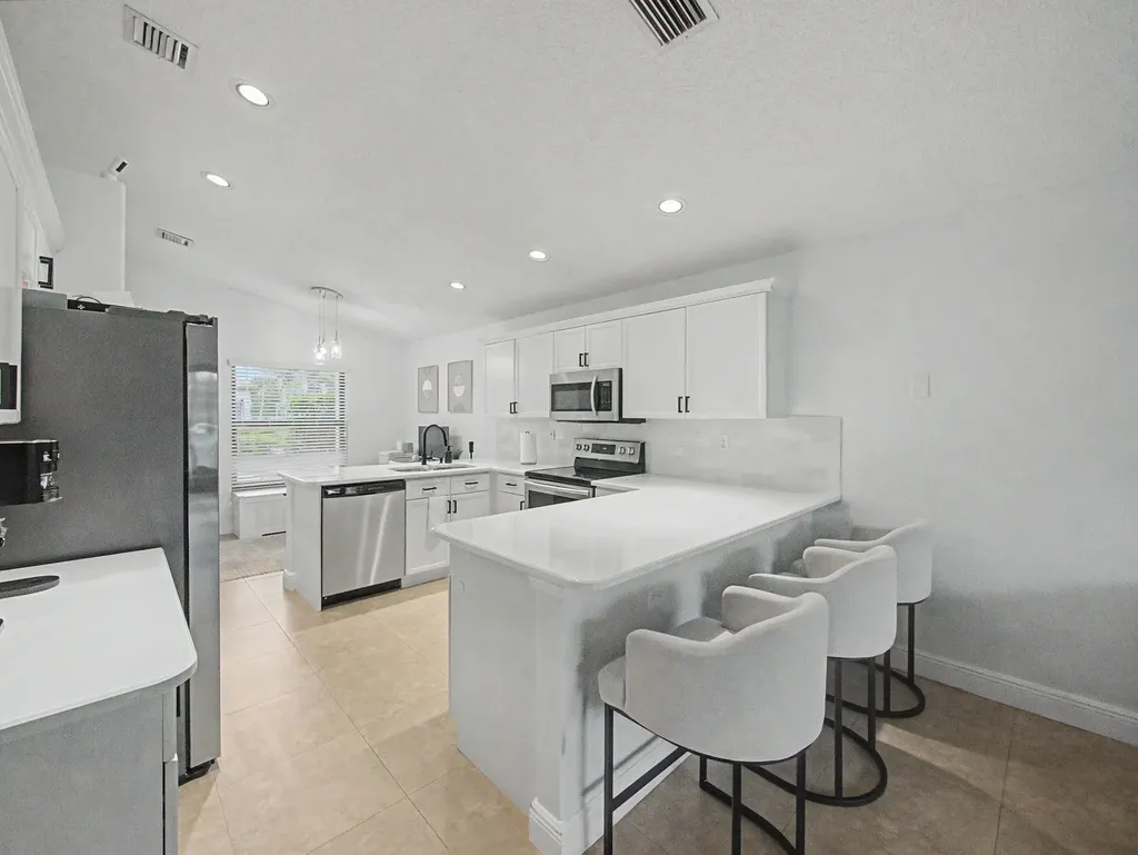 6244 Grand Cypress Circle Lake Worth FL 33463