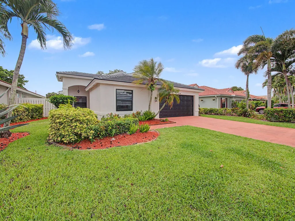 6244 Grand Cypress Circle Lake Worth FL 33463