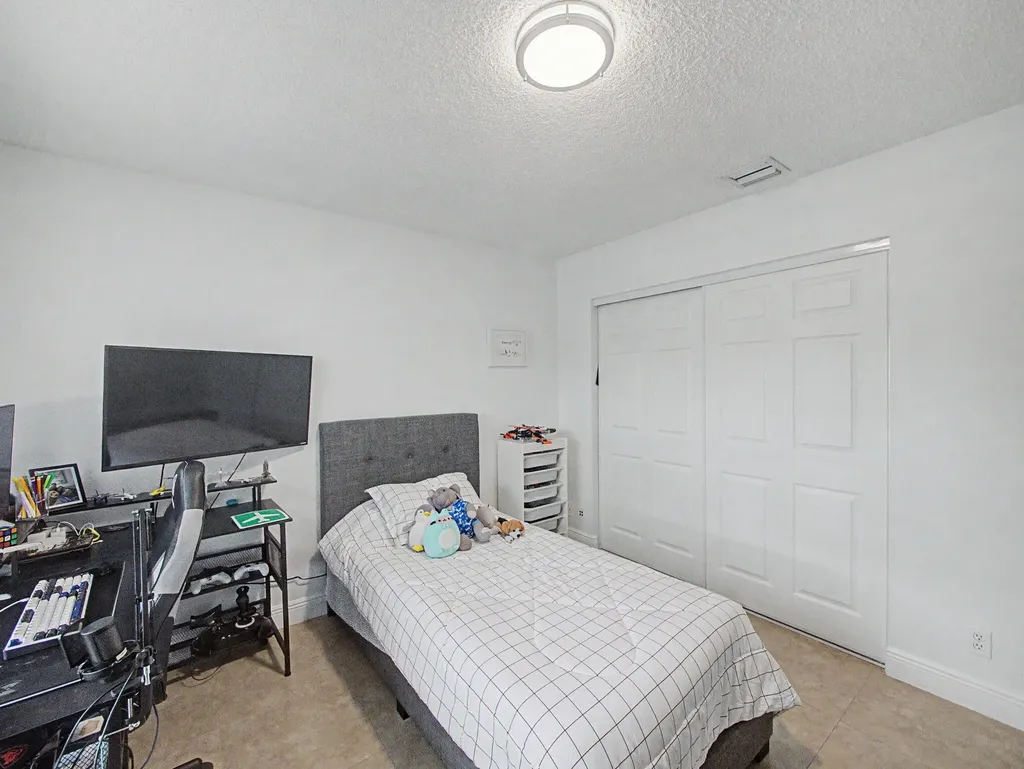 6244 Grand Cypress Circle Lake Worth FL 33463