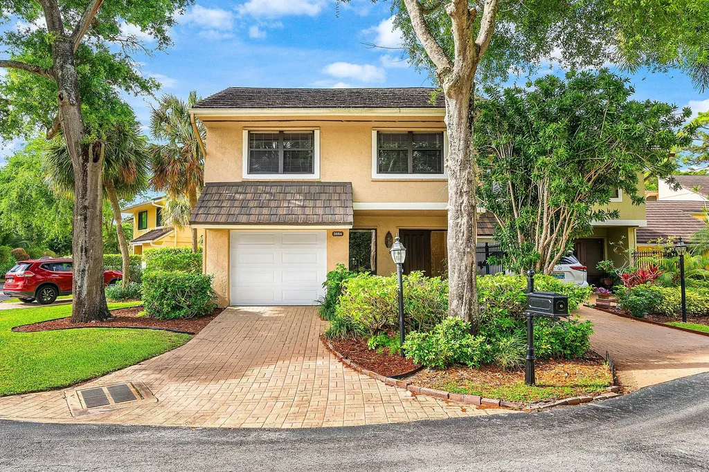 5664 Santiago Circle Boca Raton FL 33433