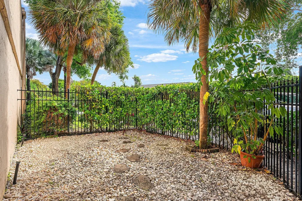 5664 Santiago Circle Boca Raton FL 33433