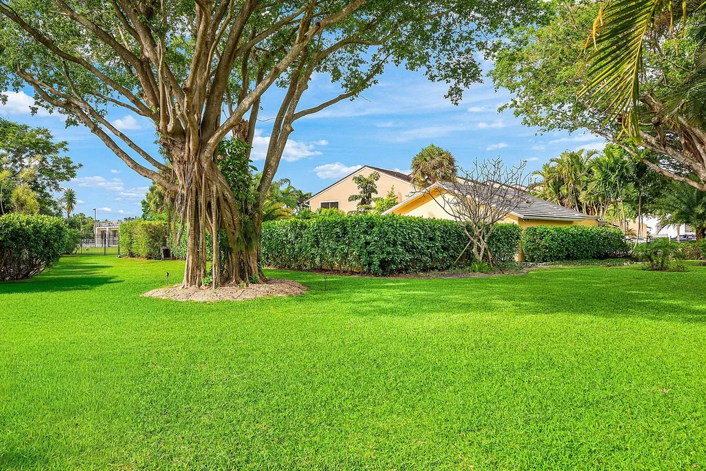 5664 Santiago Circle Boca Raton FL 33433
